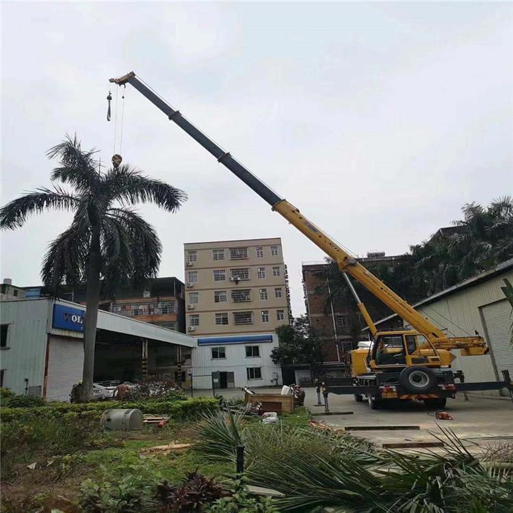 理塘12吨吊车出租一天的收费标准是什么