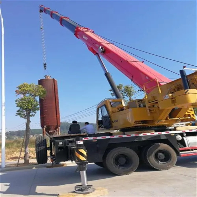 理塘专业吊车租赁多少钱