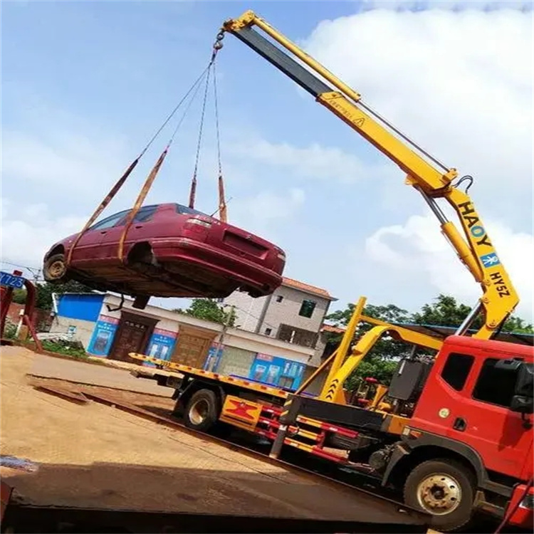 理塘吊车救援小汽车怎么吊