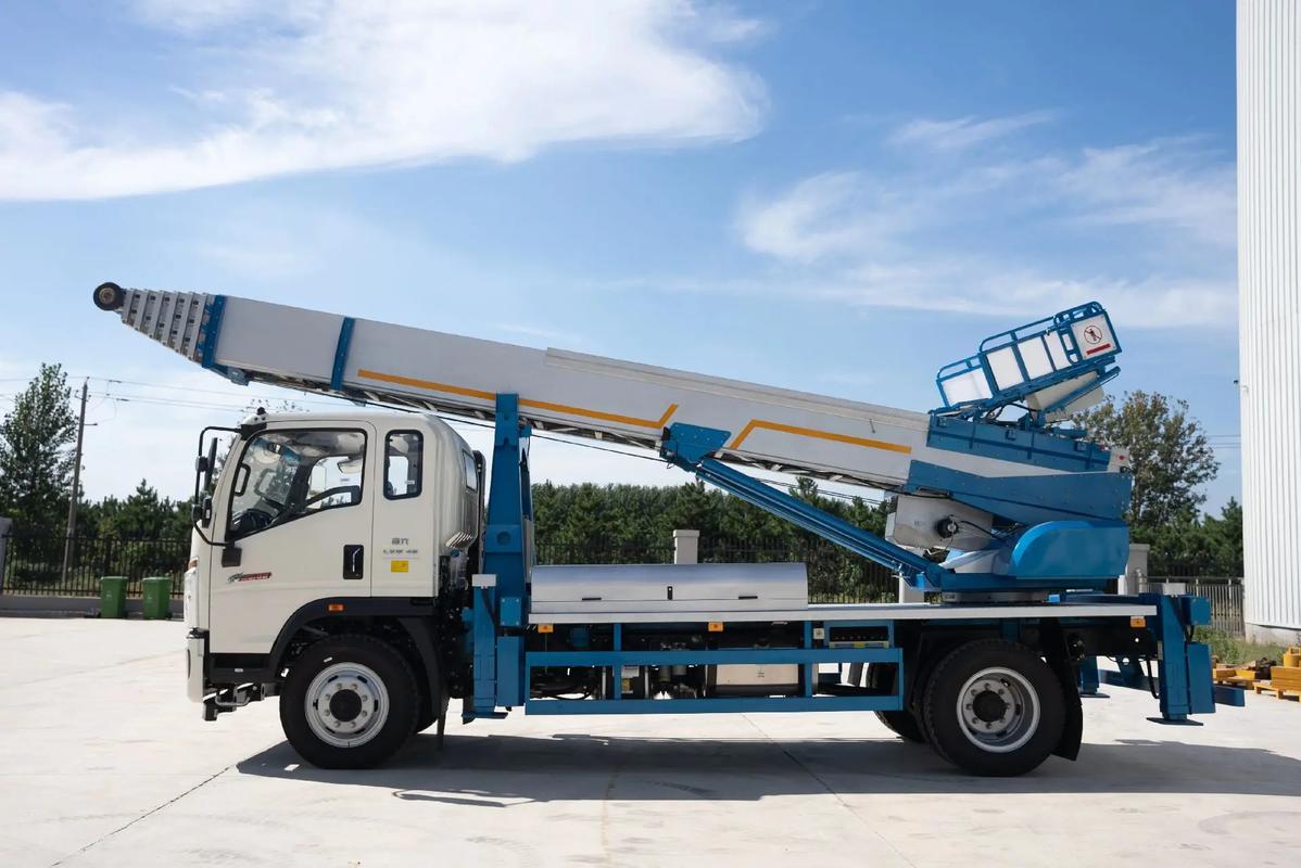 理塘云梯上料车租赁费用