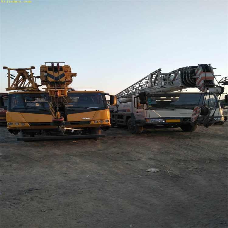 理塘吊车吊挖机正确办法